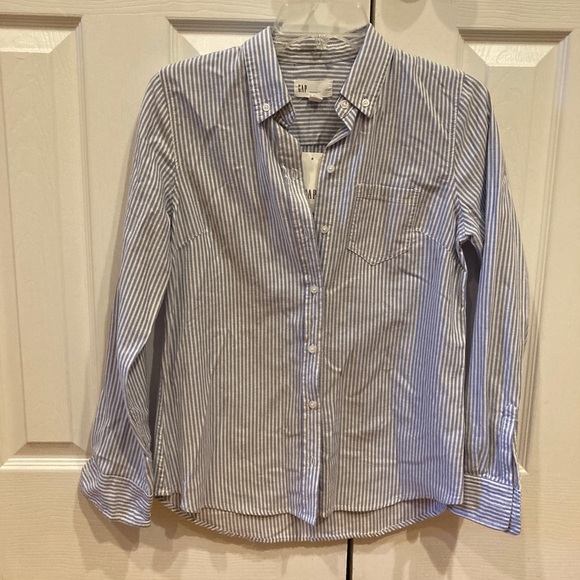 GAP Tops - Gap women’s button down